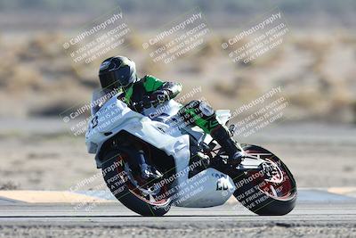 media/Dec-07-2025-CVMA (Sun) [[3e7d2de5dc]]/Race 12- Formula 40 MW and LW/